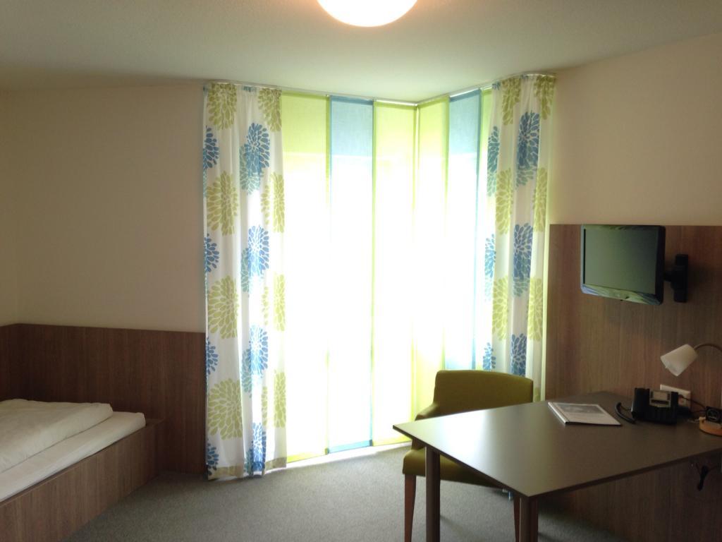 Hotel Astra ラシュタット 部屋 写真