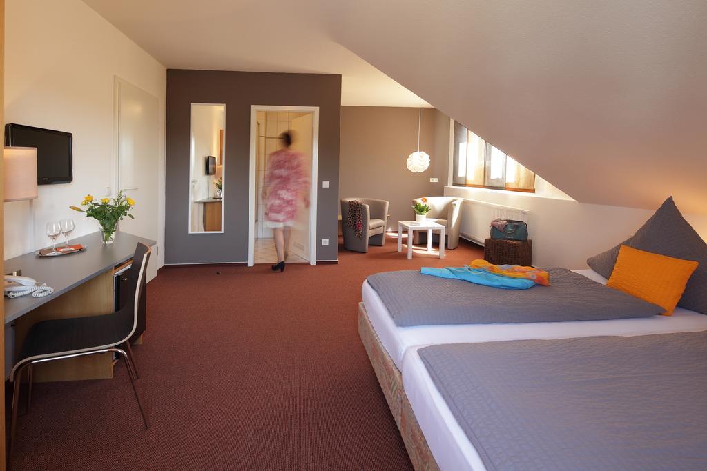 Hotel Astra ラシュタット 部屋 写真